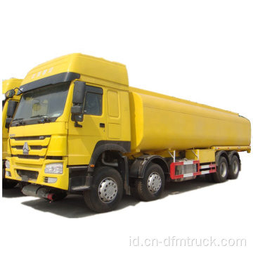 Sinotruck HOWO 8X4 371HP 28CBM Truk Tanker Penuh